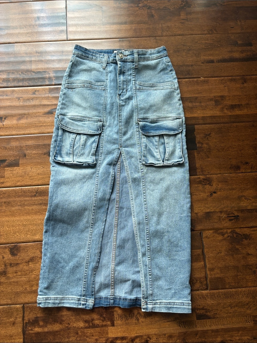 High-Rise Light Blue Straight Denim Skirt with Cargo Pockets
